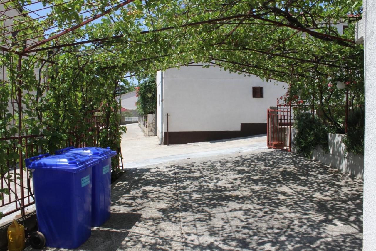 Apartments With A Parking Space Starigrad, Paklenica - 6431 Exterior foto